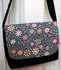 Kids Messenger Bag Free Sewing Pattern | AllFreeSewing.com Bag Free Sewing Pattern, Messenger Bag Pattern, Messenger Bag Patterns, Diy Messenger Bag, Bags Brands, Kids Purse, Bags To Sew, Mini Messenger Bag, Bag Pattern Free