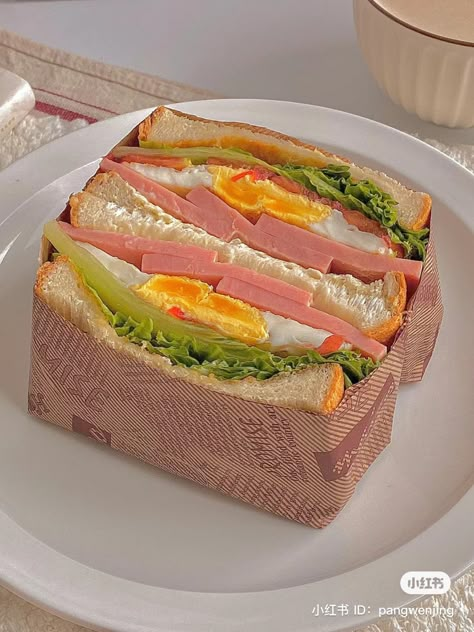 Japanese Sandwich Aesthetic, Sandwich Packaging, Steak Breakfast, Sandwhich Recipes, Healthy Food Menu, Mini Sandwiches, Healthy Lunchbox, Food Babe, Cute Food Art