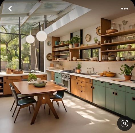 Modern 1950s Kitchen, Midcentury Kitchen Ideas, Midcentury Modern House Interior, 80s Kitchen Aesthetic, Small Bright Kitchen, Midcentury Modern Kitchen Cabinets, Kitchen Midcentury Modern, Midcentury Kitchen Remodel, Cozy Modern Kitchen