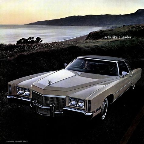 Classic Cadillac Cars, Wallpaper Luxury, Old Vintage Cars, Cadillac Fleetwood, Old School Cars, Cars Vintage, Old Classic Cars, Cadillac Eldorado, Fancy Cars