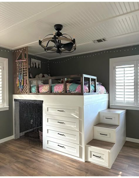 Easy Small Room Ideas, Loft Bed With Nook, Bed With Area Underneath, Loft Bed With Walk In Closet, Loft Bed With Hidden Room, Loft Bed Ideas For Adults Queen Size, Loft Bed Ideas With Storage, Bed With Reading Nook Underneath, Queen Loft Bed With Closet Underneath