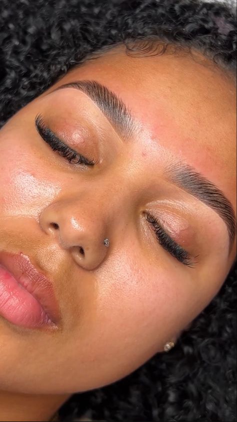 Eyebrow Wax Black Women, Eyebrow Tinting And Lamination, Eye Brows Black Women, Eyebrow Shaping Aesthetic, Eyebrow Tinting Aesthetic, Eyebrows Waxed And Tinted, Thick Threaded Eyebrows, Full Eyebrows Aesthetic, Lamented Eyebrows