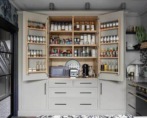 Kitchen Larder Units, Kitchen Cabinets Design Layout, Modern Kitchen Pantry, Kitchen Larder Cupboard, Dream Kitchen Design, Kitchen Larder, Larder Cupboard, Joinery Design, Kitchen Planner