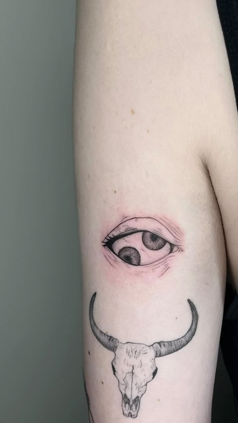 Surrealism illusion eye 👁️ This tattoo was so much fun to create and tattoo. Thank you @hairbyhunterk ! Can’t wait to see what cool… | Instagram Angel Eye Tattoo, Matching Eye Tattoos, Flying Eye Tattoo, Cool Weird Tattoos, Cool Eye Tattoos, Eye Tattoos Men, Psychodelisch Tattoos, Spiral Eye Tattoo, Demon Eyes Tattoo