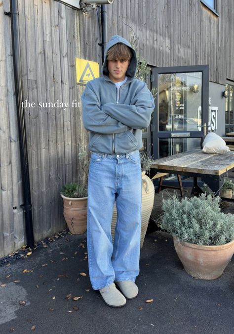 Aesthetic Guys Blonde, Baggy Jeans Outfit Guys, Birkenstock Winter Outfit, Mens Birkenstock Clogs Outfit, Mens Birkenstocks Outfit, Guys Streetwear Outfits, Birkenstock Outfit Men, Light Jeans Outfit, European Mens Fashion