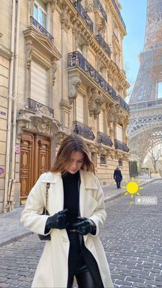 Paris Outfits Aesthetic Winter, Euro Trip Outfits Autumn, Europe Autumn Outfits 2023, Paris Aesthetic Outfit Winter, Europe January Outfits, France Aesthetic Outfit Winter, Outfit In Paris Winter, Europe Outfit Winter, Autumn In Europe Outfit