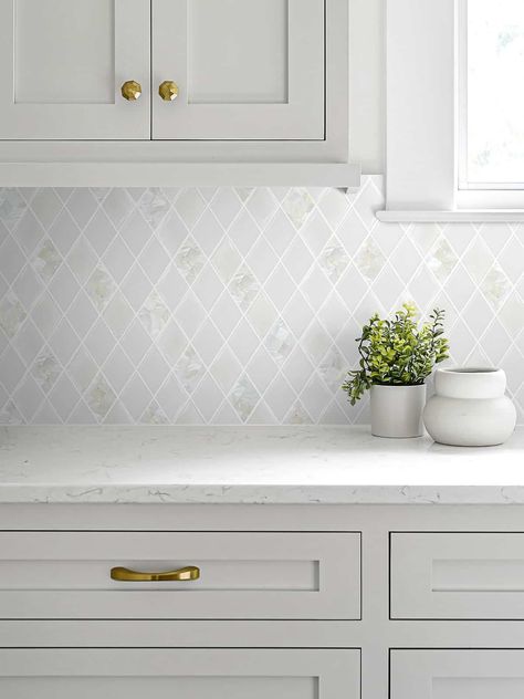 [PaidLink] 56 Incredible Kitchen Wall Tiles Backsplash Ideas You Have To See Quickly #kitchenwalltilesbacksplash White And Grey Kitchen Backsplash Ideas, Dark Counter Tops With White Cabinets, Backsplash White Quartz Countertop, Kitchen Tile For White Cabinets, Kitchen Backsplash With Marble Countertops, Bohemian Kitchen Backsplash Ideas, Pretty Kitchen Decor, White Kitchen Backsplash Ideas Tile, Mother Of Pearl Backsplash Kitchen