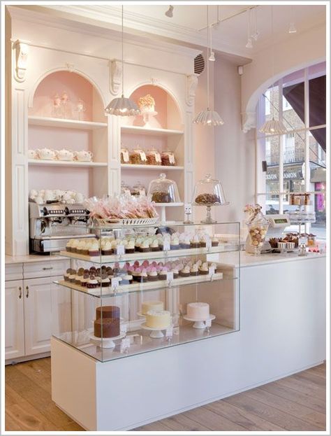 Peggy Porschen Cakes Cake Shop Design, Boutique Patisserie, Peggy Porschen Cakes, Bakery Shop Design, Cute Bakery, Bakery Interior, Bakery Design Interior, London Cake, Bar Design Awards