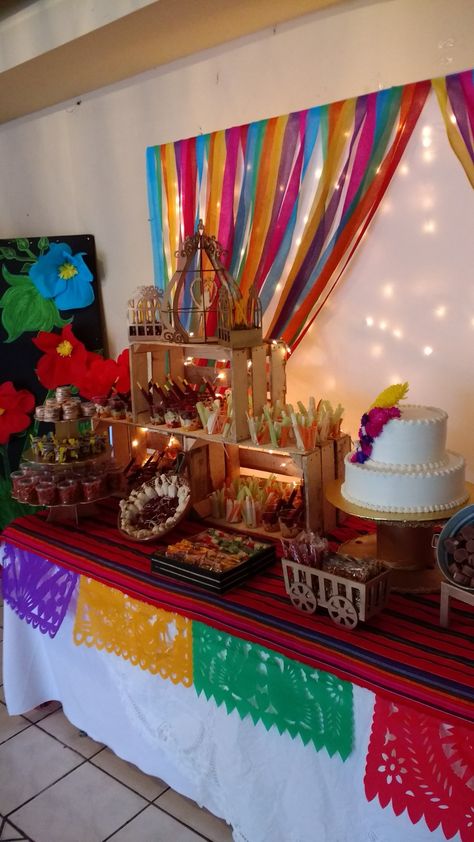 Fiesta Buffet Table, Dessert Table Graduation Party, Mexican Fiesta Cake, Teen Girl Birthday Party, Taco Bar Party, Mexican Theme Party Decorations, Mexican Cake, Mexican Inspired Wedding, Fiesta Party Ideas