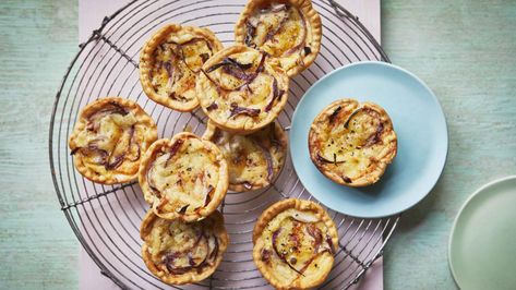 5-ingredient cheddar and red onion tartlets recipe - BBC Food Savoury Tartlets, Onion Tartlets, Shortcrust Pastry Recipes, Savoury Crackers, Types Of Onions, Chocolate Loaf Cake, Tartlets Recipe, Picnic Recipes, Onion Tart