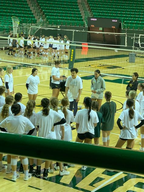 Baylor summer camp Baylor Volleyball, Camping Astethic, Bestie Date, Volleyball Camp, Usa Volleyball, Nike Volleyball, Imaginary World, Summer 25, Camping Aesthetic