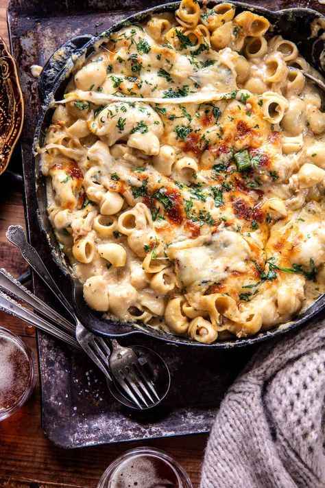 One Pot White Chicken Chili Mac and Cheese | halfbakedharvest.com Chicken Chili Mac, Saucy Chicken, Cheesy Mac, Chili Mac And Cheese, Half Baked Harvest Recipes, Cheesy Mac And Cheese, Creamy White Chicken Chili, Sweet Potato Skins, White Chili