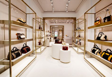 19 Stylish Retail Design Stores Interiors Around The World Chloe Store, Shoe Store Design, Lingerie Design, Interior Design Singapore, Retail Boutique, Retail Store Interior, Store Interiors, Interior Display, Retail Store Design