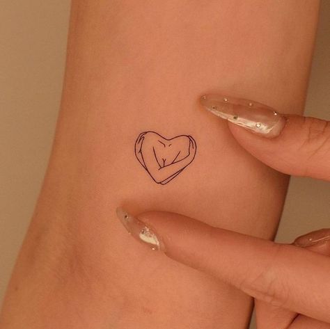 Tato Grunge, Tato Minimal, Unique Small Tattoo, Tato Henna, Small Pretty Tattoos, Petite Tattoos, Hand Tattoos For Women, Small Hand Tattoos, Discreet Tattoos