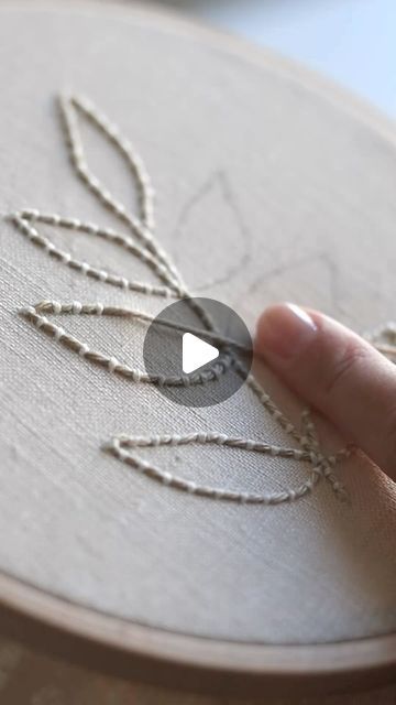 Anastasia | Hand embroidery on Instagram: "What’s your go-to stitch for outlines? Couching is my favorite! I know it’s an unusual choice, but I love the beautiful textured look it creates (in the video, I’m using wool).

Couching is also quick, making it perfect for covering large areas in your work. 🪡🧵" Hand Embroidery Quilts Ideas, Embroidery Stencils Free Printable, Couching Stitch Embroidery Designs, Love Embroidery Ideas, Things To Make With Wool, Couching Stitch Embroidery, Couching Embroidery Design, Outline Stitch Embroidery, How To Embroider By Hand