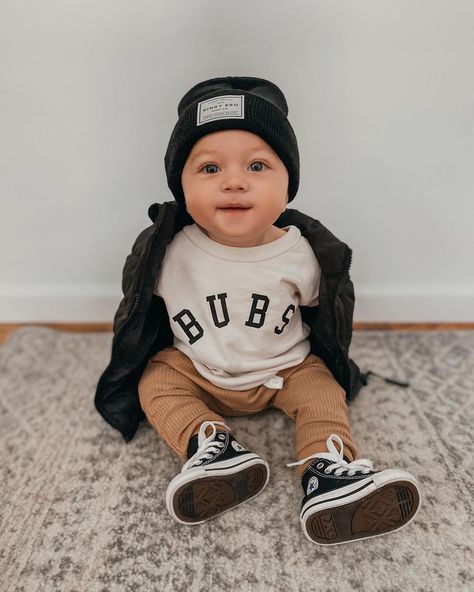 Baby Boy Skater Style, Hipster Baby Boy Outfits, Simple Boy Outfits, Skater Baby Boy Outfits, Spring Baby Boy Outfits, Baby Boy Milestone Pictures, Cool Kids Aesthetic, Cool Baby Boy Outfits, Infant Baby Boy Outfits