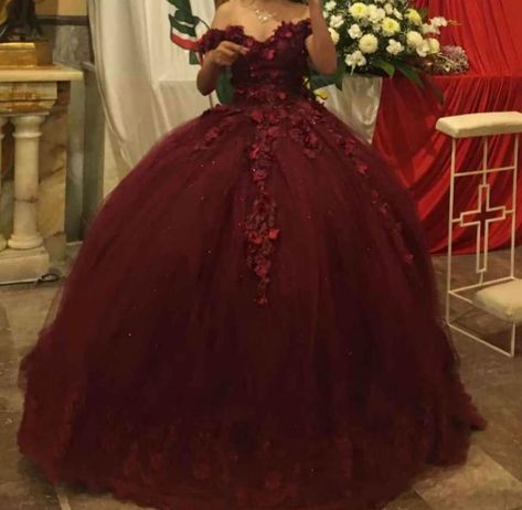 Maroon Sweet 16 Dresses, Wine Red 15 Dresses Quinceanera, Dark Burgundy Quinceanera Dresses, Marron Quince Dress, Red 15 Dresses Quinceanera, Burgundy Quince Dresses, Red And Gold Quinceanera Decorations, Moda2000 Quince Dresses, Dark Red Quinceanera Dresses