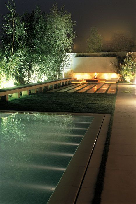 pool fireplace Pool Water Features, Modern Pools, Landscape Designs, Pool Light, Swimming Pool Designs, Garden Pool, Outdoor Swimming, Outdoor Landscaping, Cool Pools