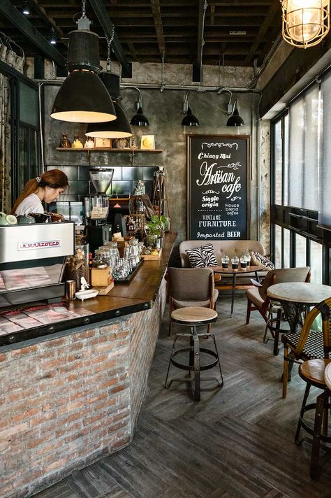 Artisan Coffee Shop, Old Cafe Interior, Old Cafe Design, Caffe Decoration, Coffee Cafe Design, Old Coffee Shop, Coffee House Interiors, Caffe Design, Industrial Coffee Shop