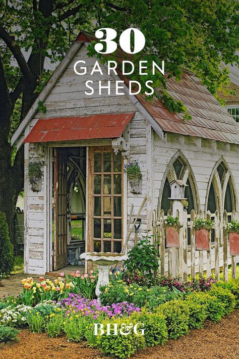 Vintage Sheds Ideas, Diy Garden House Buildings, Shed For Backyard, Garden Shed Studio Ideas, Rustic Garden Shed Ideas, Gardening She Shed, Green House Landscape, Out Buildings Sheds, Gardens Around Sheds