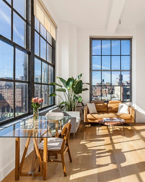 Greenwich Village Nyc, Nyc Loft, L Wallpaper, Apartment Aesthetic, Loft Living, 아파트 인테리어, Style Deco, New York Apartment, Greenwich Village