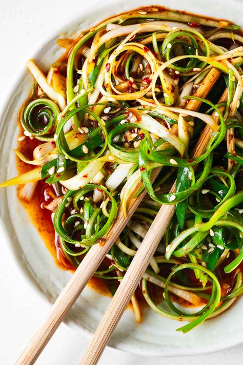 Korean Onion Salad, Green Onion Korean Side Dish, Pa Muchim Recipe, Korean Spring Onion Salad, Korean Onion Side Dish, Green Onion Salad Korean, Korean Bbq Banchan, Spring Onion Salad, Asian Greens Recipe