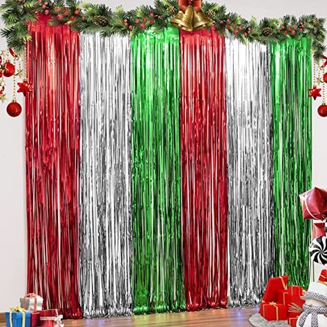 Christmas Photo Booth Props, Christmas Party Backdrop, Fringe Curtains, Green Tinsel, Christmas Party Photo, Streamer Backdrop, Christmas Party Decoration, Party Fotos, Work Christmas Party