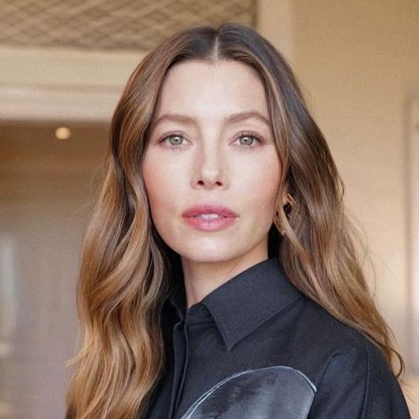 Jessica Biel on Instagram: "#FendiFW24 🖤 Congrats @fendi @mrkimjones on a beautiful show!" Jessica Biel Fringe, Jessica Biel Makeup, Jessica Biel Hair, Jessica Biel, Soft Autumn, Lauren Green, February 22, Makeup Inspo, Wedding Hairstyles