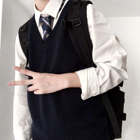 @Yinyi_ Xujinyibaobei Men’s School Outfits, School Uniform Fashion Men, School Uniform Ideas Boys, Male School Uniform Aesthetic, Korean School Uniform Men, School Uniform Outfits Men, School Uniform Outfits Boys, Boy School Outfits, School Boy Outfits