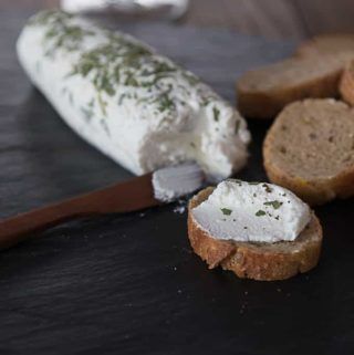 How to Make Goat Cheese Recipe - Chèvre - Analida's Ethnic Spoon Make Goat Cheese, Goat Milk Cheese, Cheese Recipes Homemade, Cheese Making Recipes, Goat Milk Recipes, Goat Recipes, Making Cheese, Salad Avocado, Cream Salad