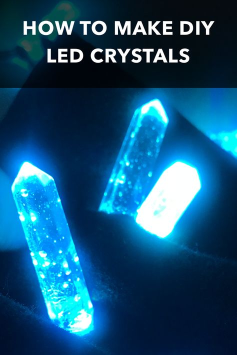 Light Up Resin Art, Practical Resin Crafts, Resin Lights Diy, Epoxy Resin Lamp Diy, Resin Light Diy, Epoxy Molds Ideas, Bottle Lights Ideas, Lights In Resin, Resin Molds Ideas