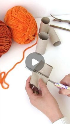 Yarn Pumpkins Diy Kids, Toilet Paper Yarn Pumpkins, Yarn Fall Decor, Toilet Roll Pumpkins, Easy Yarn Pumpkins, Ideas For Thanksgiving Decorations, Toilet Paper Roll Pumpkins Diy, How To Make Yarn Pumpkins, Easy Pumpkin Crafts For Adults