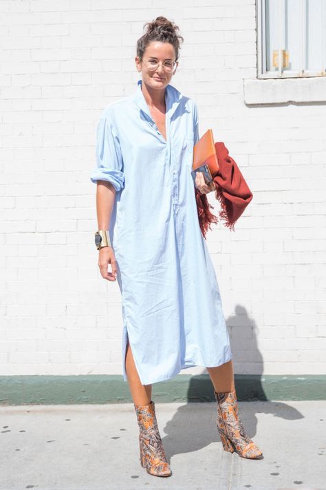 Lucy Chadwick, gallery director of Gavin Brown's Enterprise, at New York Fashion Week. Photo: KDV/Fashionista Mode Casual, Long Shirt Dress, Street Style Looks, Street Chic, Mode Inspiration, Street Styles, Outfits Casuales, Primavera Estate, New York Fashion Week