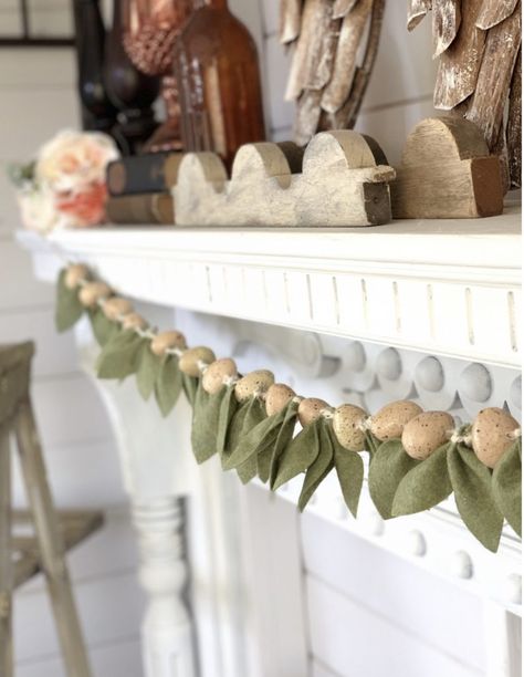 Leaf Garland Diy, Diy Garland Ideas, Felt Leaf Garland, Magnolia Leaf Garland, Felt Flower Garland, Felt Leaf, Fall Leaf Garland, Garland Ideas, Garland Diy