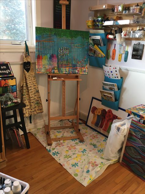 Paint Corner Of Room, Drawing Corner Room, Small Art Studio Ideas Artists Work Spaces, Painting Area In Bedroom, Painting Space In Home, Art Corner Bedroom Small Spaces, Painting Corner Ideas, Art Corner In Room, Art Corner Aesthetic