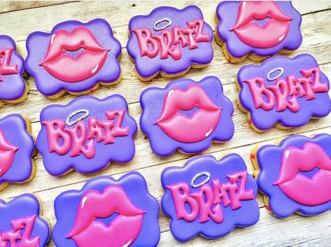 Bratz Birthday Decorations, Bratz 30th Birthday Party, Bratz Cookies, Bratz Adult Party, Bratz Bday Party, Brats Birthday Theme, Bratz Bachelorette, Bratz Bachelorette Party, Bratz Cake Ideas