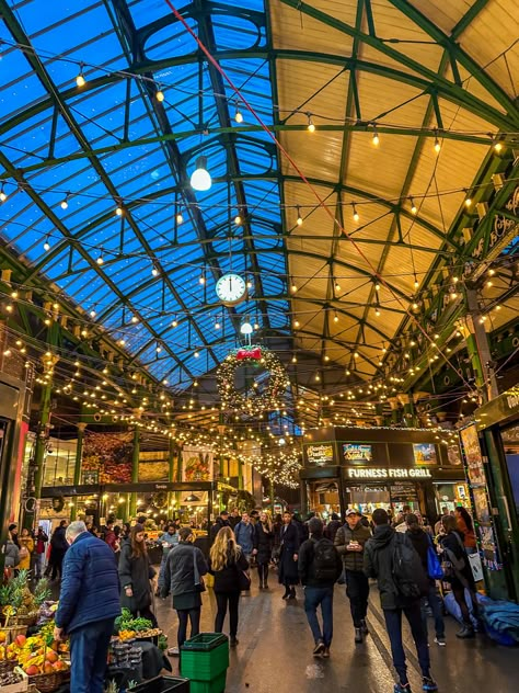 Borough Market Christmas, Spitafield Market London, Borough Market London Aesthetic, London Farmers Market, London Borough Market, London Vibes Aesthetic, London England Aesthetic, London Life Aesthetic, Water Bridge