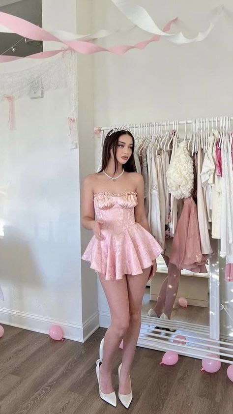 Halfprom Dress, Coquette Clothing Brands, Vestido Rosado Outfit, Valentine Party Outfit, Vestido Coquette, Valentines Outfits Aesthetic, Coquette Tea Party, Modern Princess Outfits, Tea Party Dresses