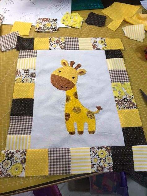 Baby Quilt Patterns Easy Boy, Baby Boy Quilts Ideas, Giraffe Quilt, Baby Quilts Easy, Baby Quilt Patterns Easy, Kid Quilts Patterns, Animal Baby Quilt, Diy Baby Blanket, Baby Quilt Ideas