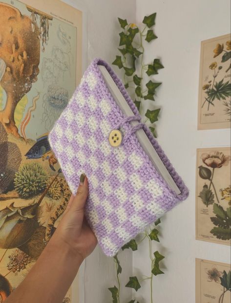 Crochet Book Sleeve Free Pattern, Book Sleeve Crochet, Art Bookshelf, Crochet Book Sleeve, Crochet Book Cover, Crochet Case, Sac Diy, Crochet Book, Sleeve Ideas