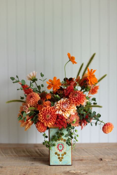 Dahlia Bouquet, Cut Flower Garden, Beautiful Flower Arrangements, Dahlia Flower, Deco Floral, Flower Farm, Beautiful Blooms, Fall Floral, Fall Flowers