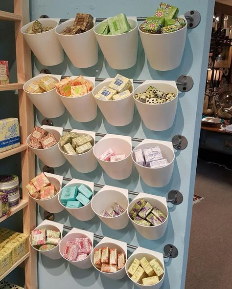 Bubbles Bath & Body's Greenwich Bay Trading Company Soap display at Antiques & Beyond in Atlanta, GA Warehouse Storage Ideas, Săpunuri Handmade, Soap Display, Craft Fair Displays, Interior Vintage, Tanah Liat, Market Displays, Soap Shop, Craft Show Displays