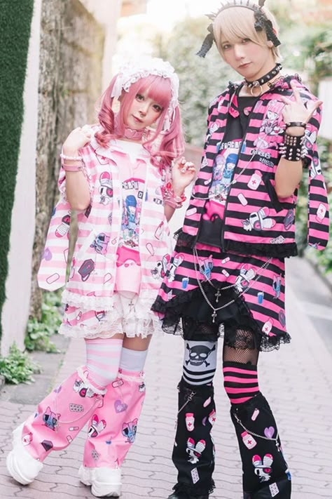 Yami Kawaii Aesthetic Outfit, Yami Kawaii Style, Japanese Pink Outfit, Menhera Outfit Ideas, Menhera Fashion Outfit, Yumi Kawaii Outfit, Menhera Aesthetic Outfit, Yami Kawaii Clothes, Gurokawa Aesthetic Outfit