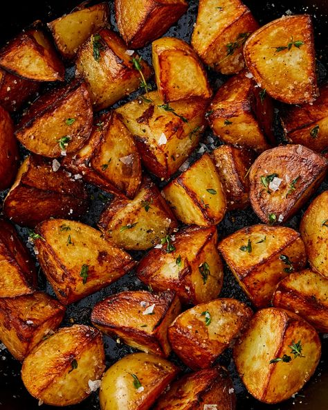 Potato Squash, Pan Fried Potatoes, Fried Potatoes Recipe, Searing Meat, Fried Potato, Skillet Potatoes, Vegetables Recipes, Clam Recipes, Potato Sides