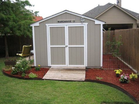 Landscaping around a Storage Shed | Improve the looks of a storage shed : Landscape around the building Shed Landscape, Diy Storage Shed Plans, Shed Landscaping, Landscaping Around House, Shed Makeover, Backyard Storage Sheds, Backyard Storage, Storage Shed Plans, Backyard Sheds