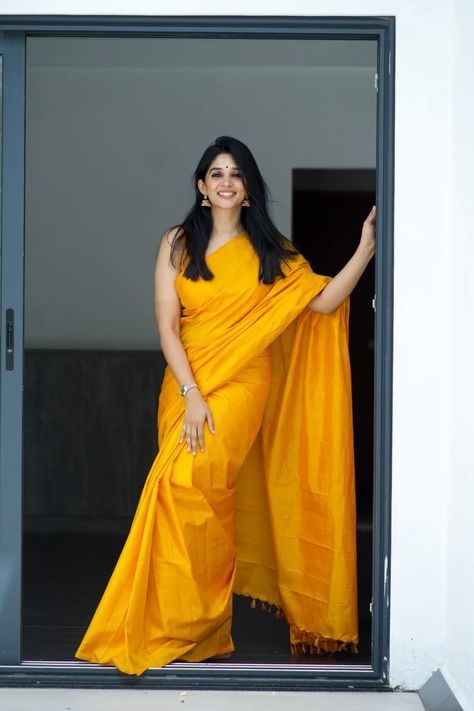 Nyla Usha, Saree Hairstyles, Indian Sari Dress, Smart Casual Dress, Indian Bride Outfits, Latest Bridal Dresses, Celebrity Fashion Looks, Saree Poses, Yellow Saree