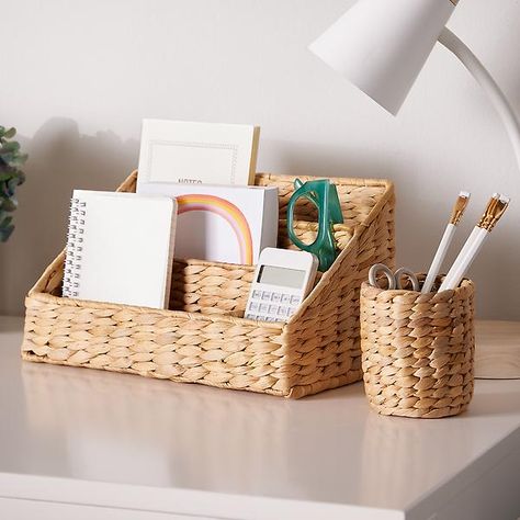 Rotan Furniture, Back To School Motivation, Water Hyacinth Basket, Natural Baskets, Laundry Cleaning, Rope Crafts Diy, Pencil Cup, Desktop Organizer, Water Hyacinth