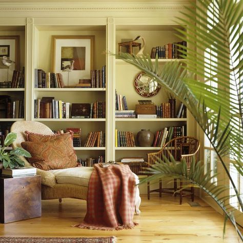 home library Overstuffed Couch, Diy Home Library, Beautiful Home Library, Library Room Ideas, Decorating With Books, Cozy Home Library, Styling Bookshelves, Bedroom Remodeling, Home Gym Design Garage