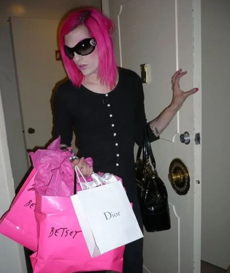 Jeffry Star, Jeffree Star Myspace, 90s Makeup Look, Scene Queen, Scene Girl, Guitar Chords And Lyrics, J Star, Scene Queens, 2000s Nostalgia