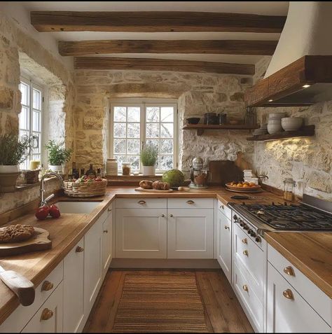 Art On Kitchen Cabinets, Custom House Ideas Interiors, Kitchen Ideas Cozy Rustic, Rustic Chic Home Design, Rustic Home Decor Diy Ideas, Country Style Windows, Elegant Country Kitchen, Luxury Cottage Kitchen, Kitchen Interior Cozy